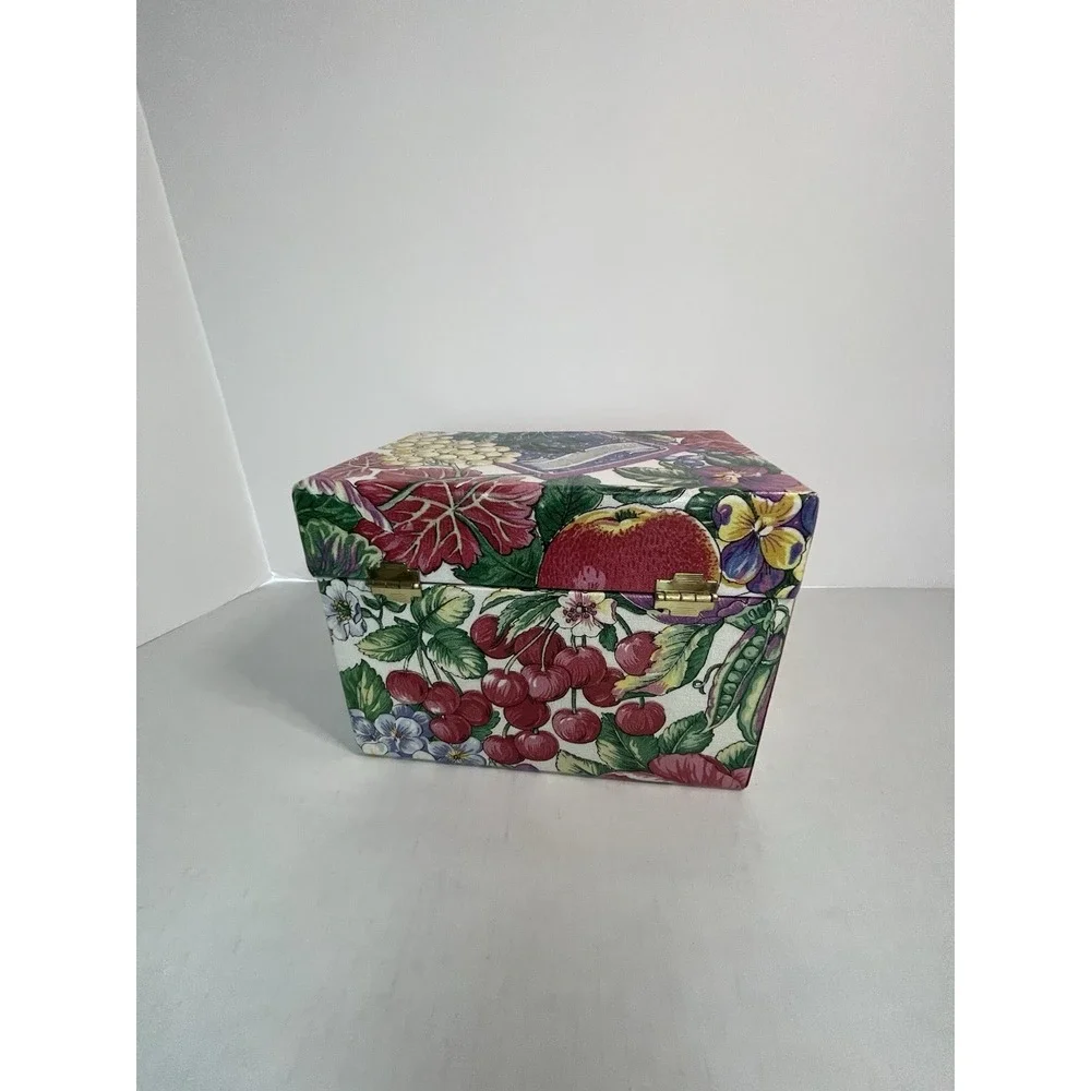 C.R. Gibson Company Recipe Box With Recipe Cards Vintage 90's Flower Cottagecore